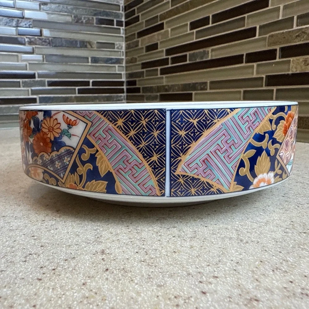 Vintage Japanese Imari Porcelain Covered Round‎ Dish with Lid 6.5